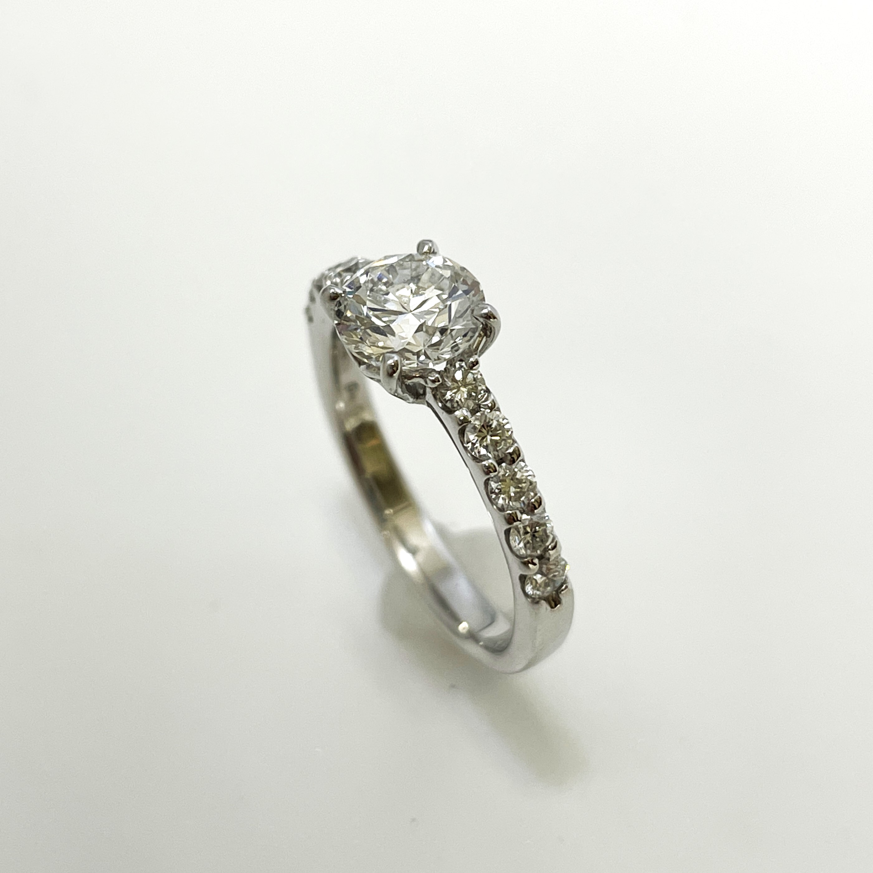 【新品】PT ダイヤモンド ネックレス 0.318CT E SI2 VG